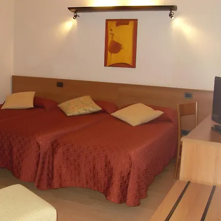 Tirrenus Hotel
